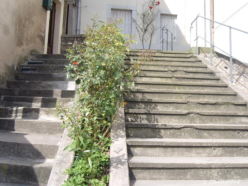 Les escaliers du passage Charles III.JPG